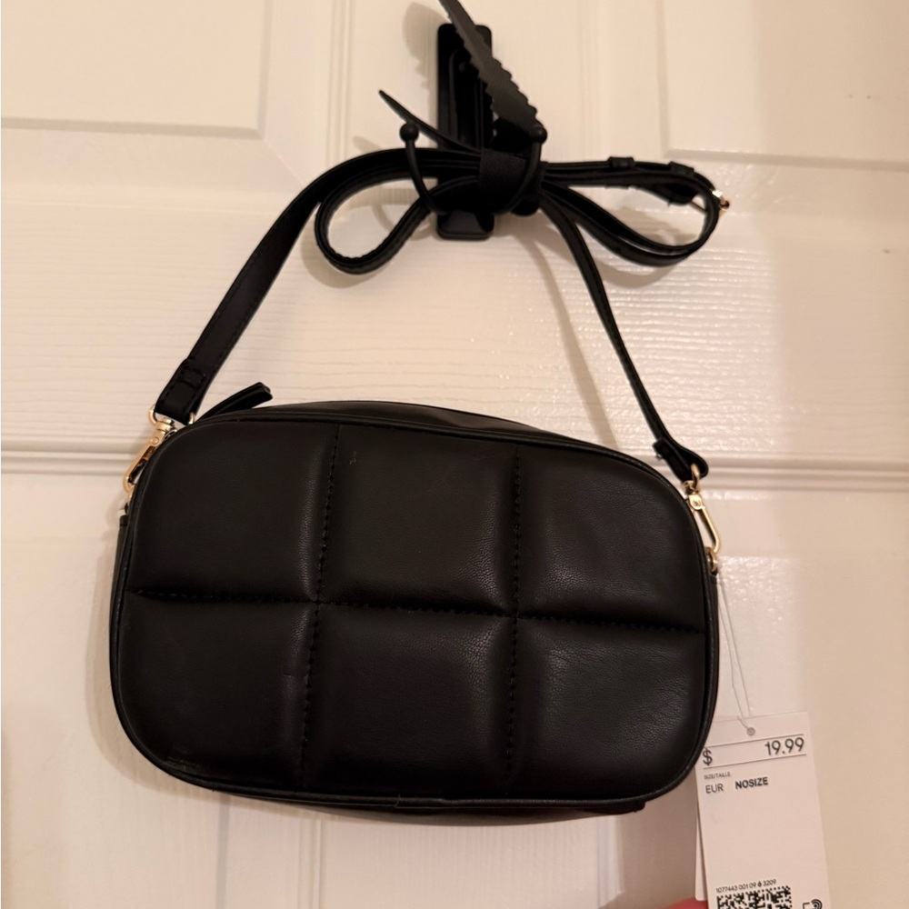Elegant Black Quilted Crossbody Bag